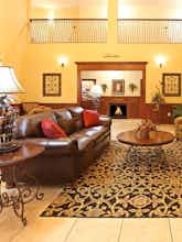 Hotel Holiday Inn Express Hotel & Suites Clarksville photo 4