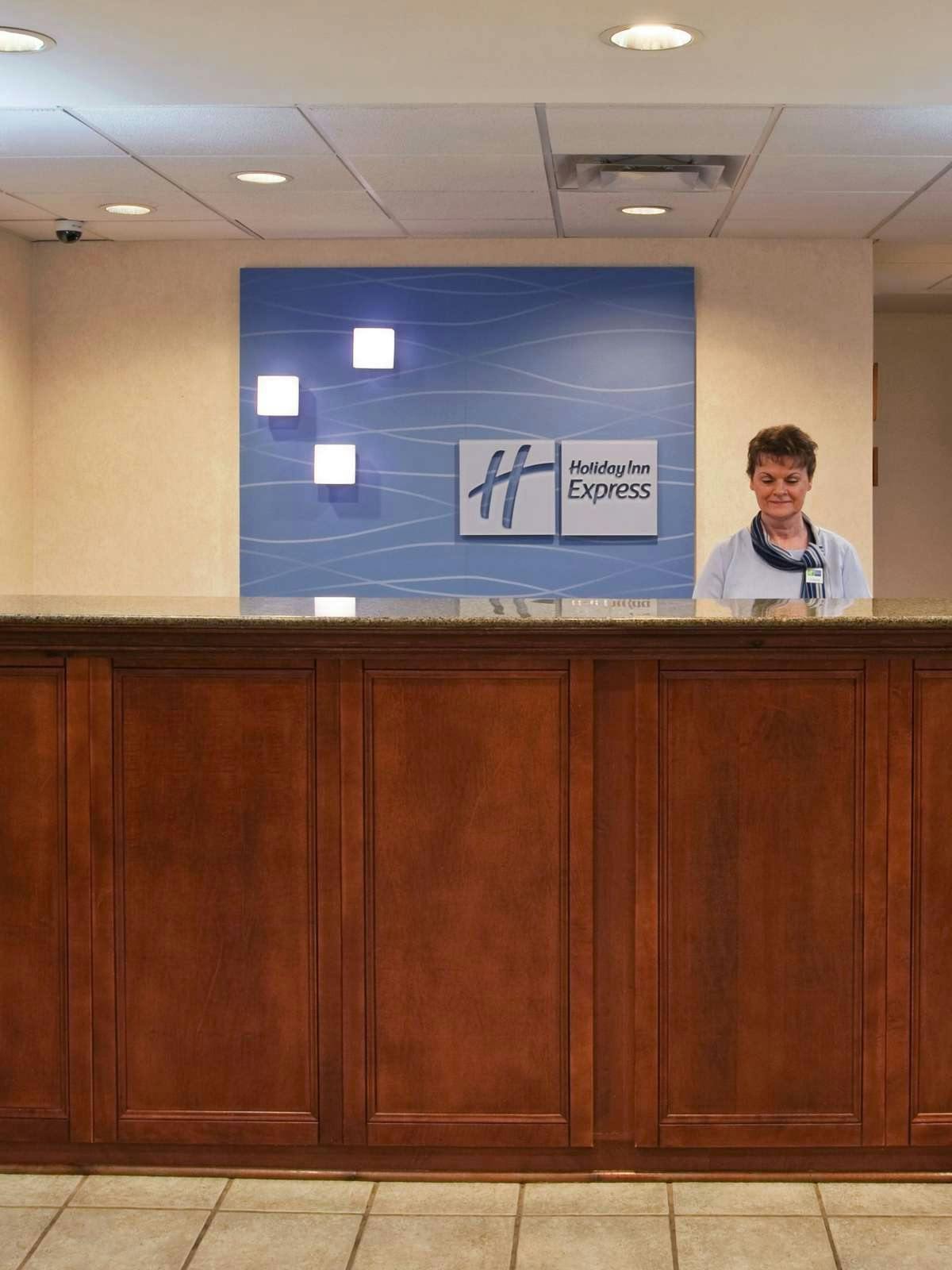 Hotel Holiday Inn Express Hotel & Suites Circleville photo 4