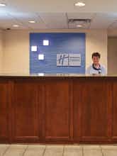 Hotel Holiday Inn Express Hotel & Suites Circleville photo 4