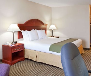 Holiday Inn Express Hotel Suites Circleville Ohio Around Me