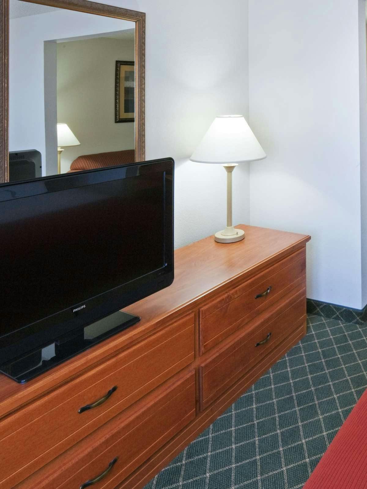 Hotel Holiday Inn Express Hotel & Suites Chickasha photo 2