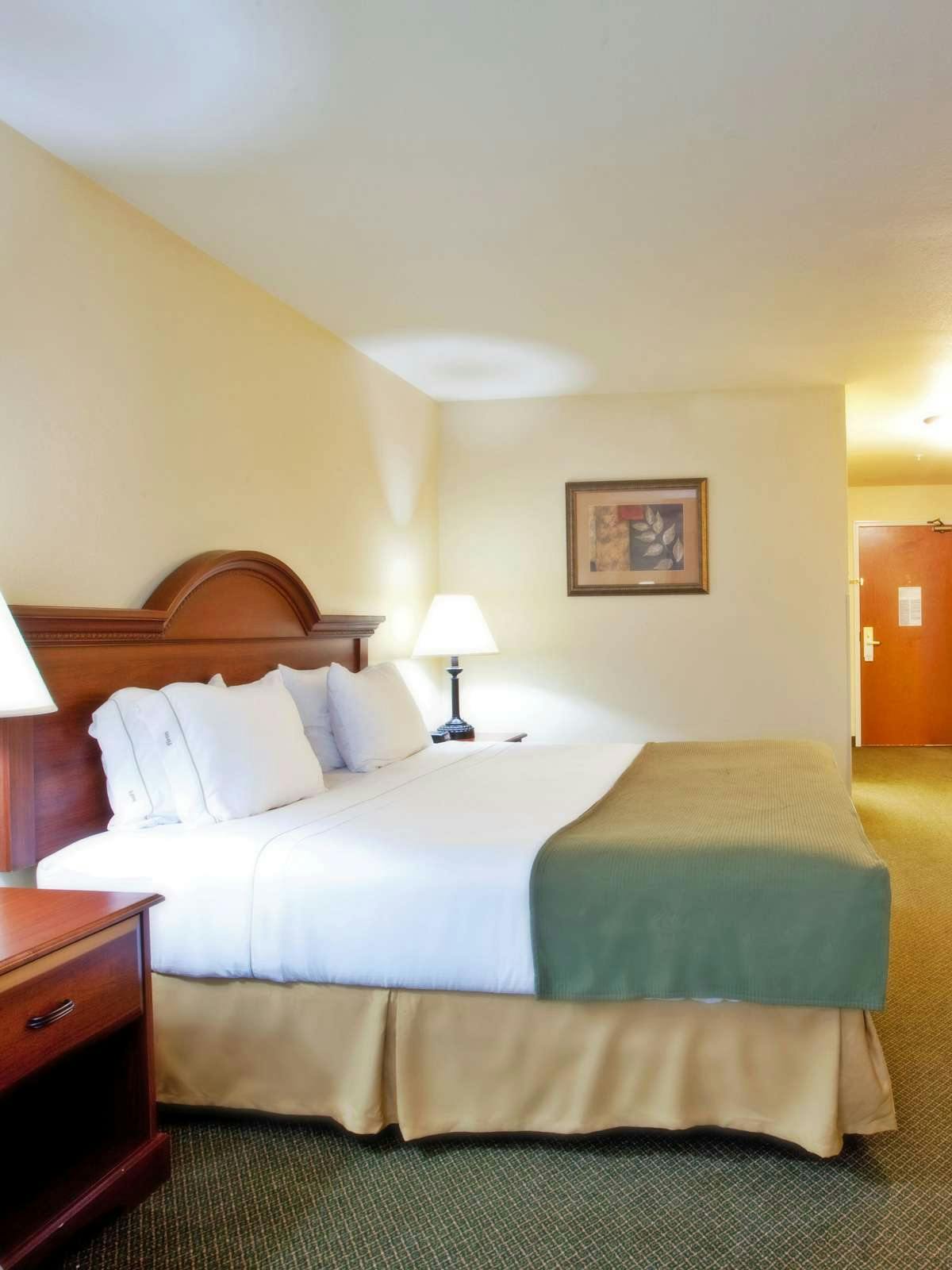 Hotel Holiday Inn Express Hotel & Suites Claypool Hill photo 1