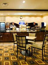 Hotel Holiday Inn Express Hotel & Suites Childress photo 4