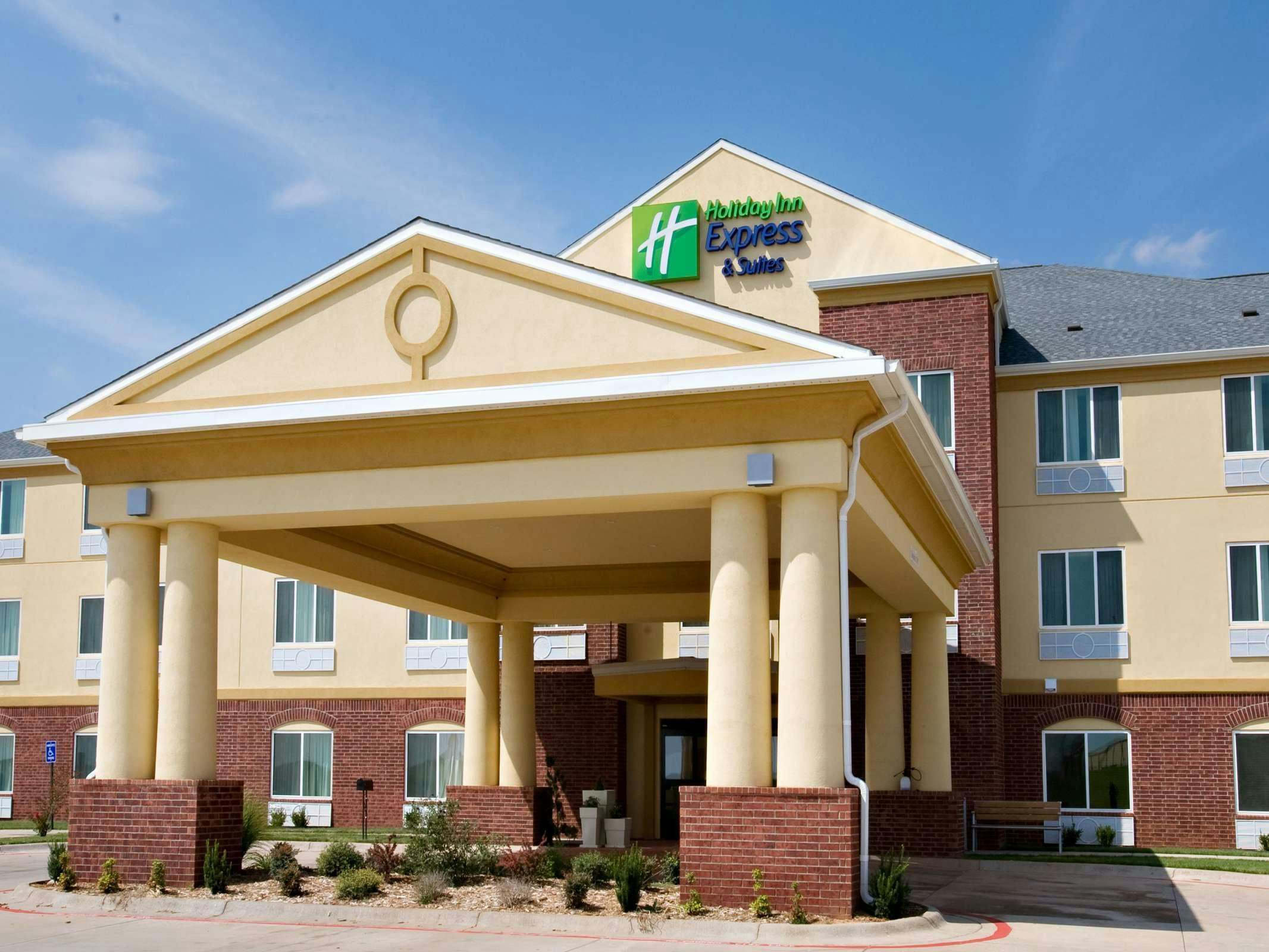 Holiday Inn Express Hotel & Suites Childress