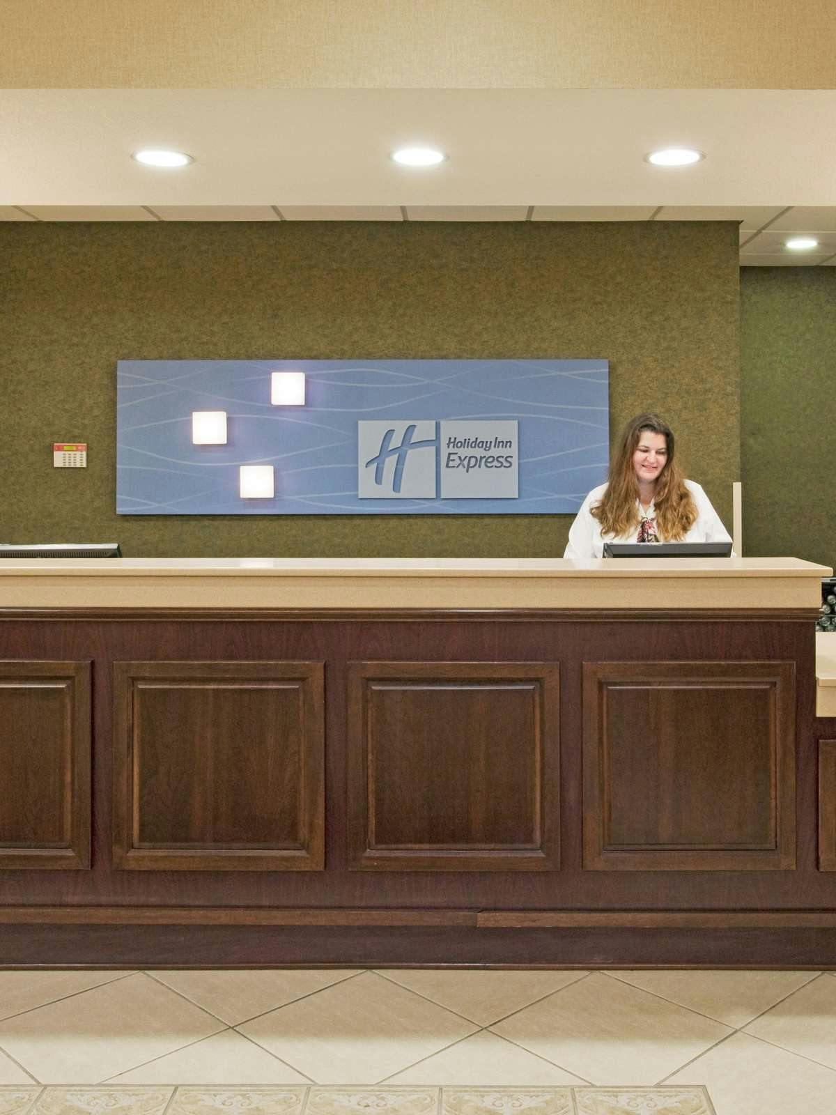 Hotel Holiday Inn Express Hotel & Suites Clearwater/US 19 N photo 4