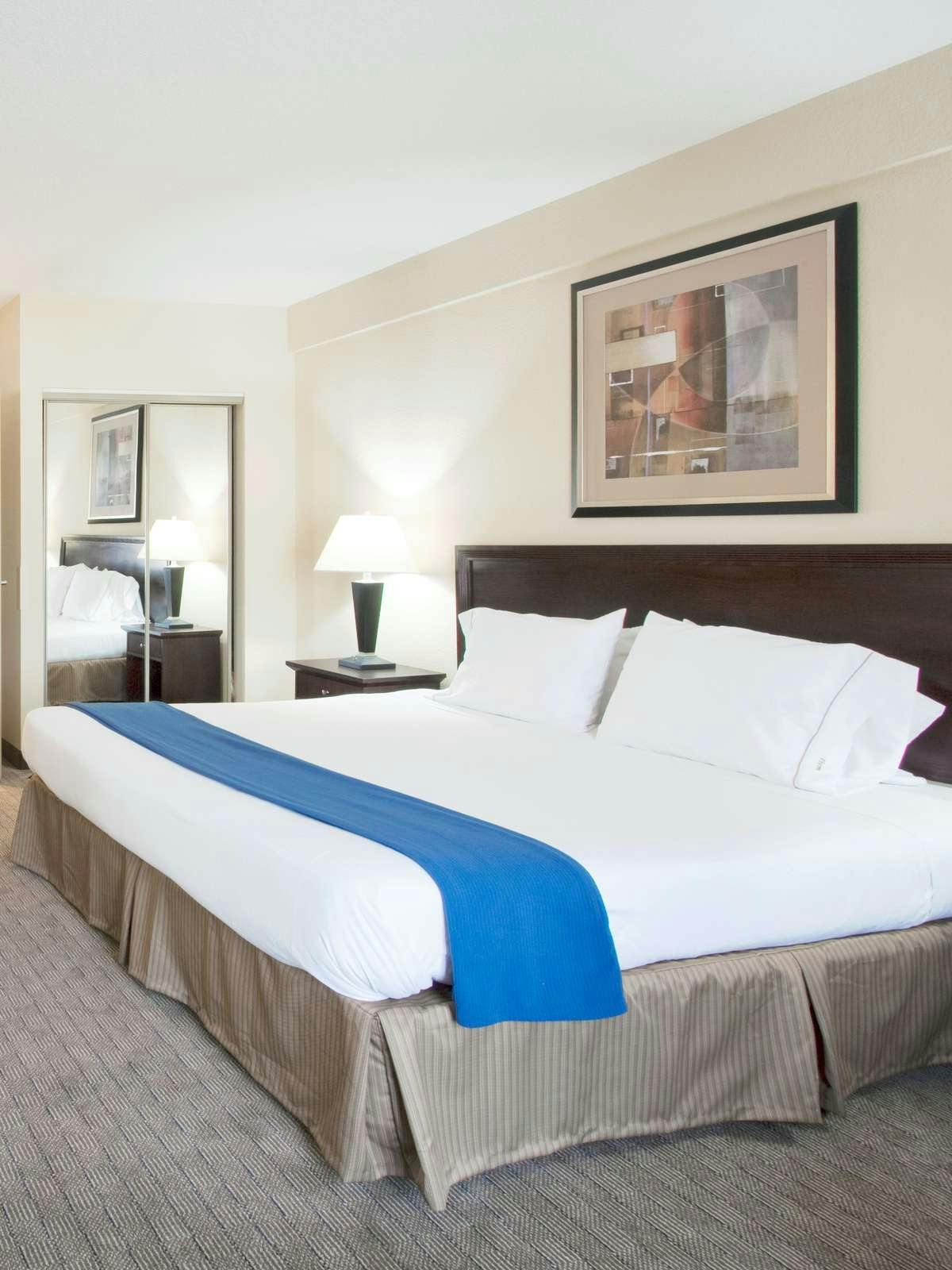 Hotel Holiday Inn Express Hotel & Suites Clearwater/US 19 N photo 1