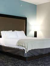 Hotel Holiday Inn Express Hotel & Suites Cleveland Northwest photo 1