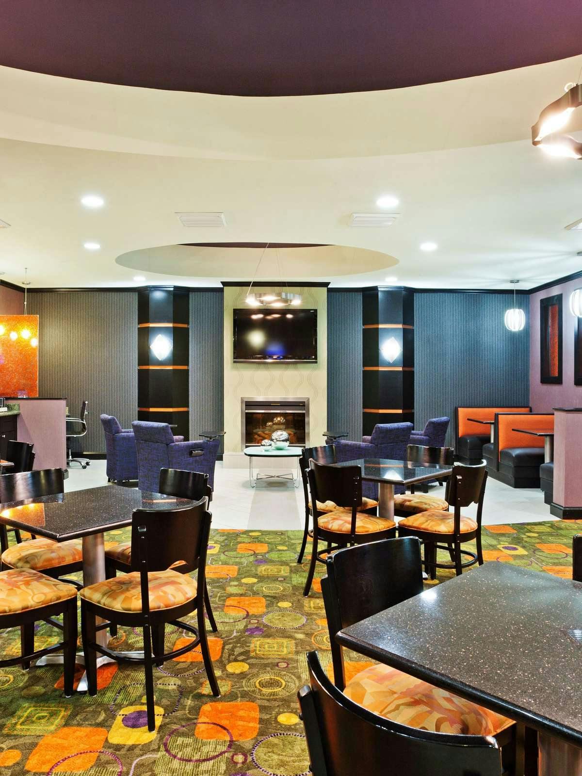 Hotel Holiday Inn Express Hotel & Suites Clemson photo 5