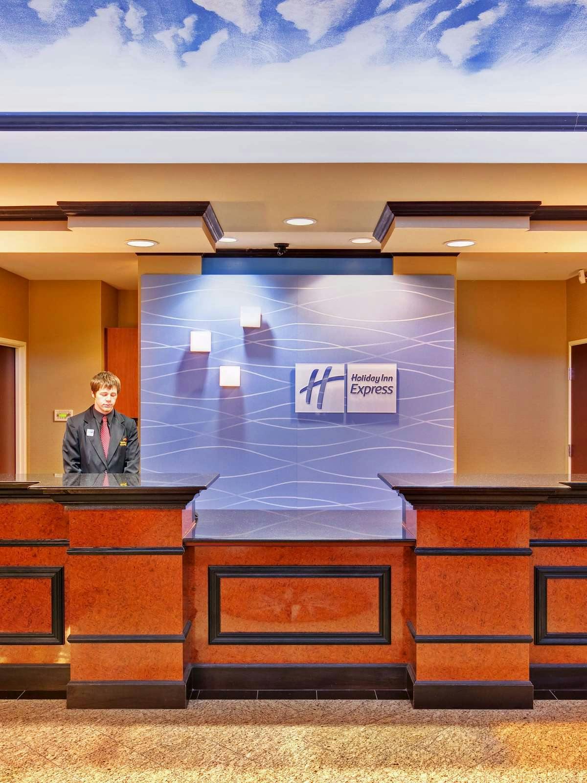 Hotel Holiday Inn Express Hotel & Suites Clinton photo 4