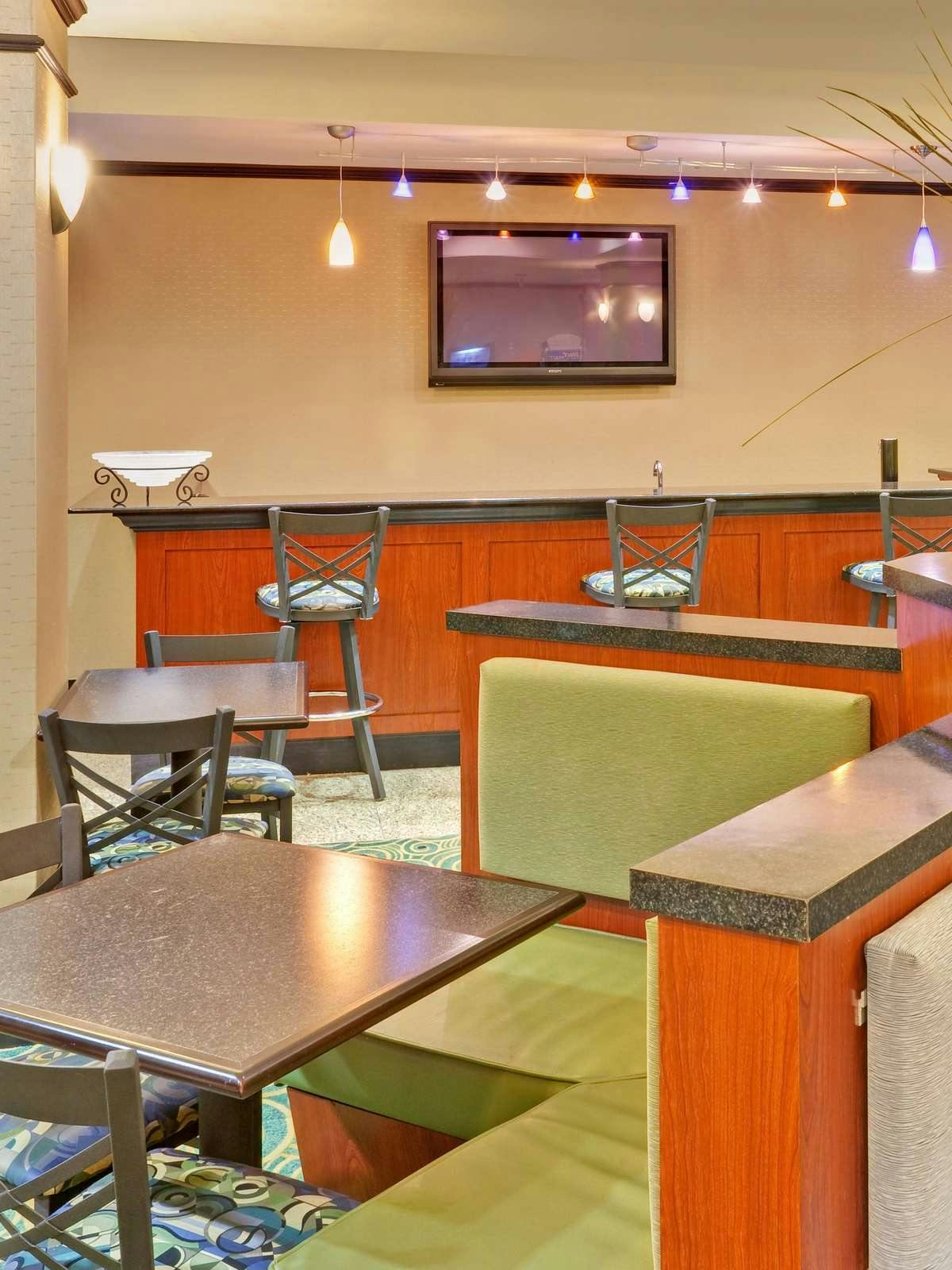 Hotel Holiday Inn Express Hotel & Suites Clinton photo 5