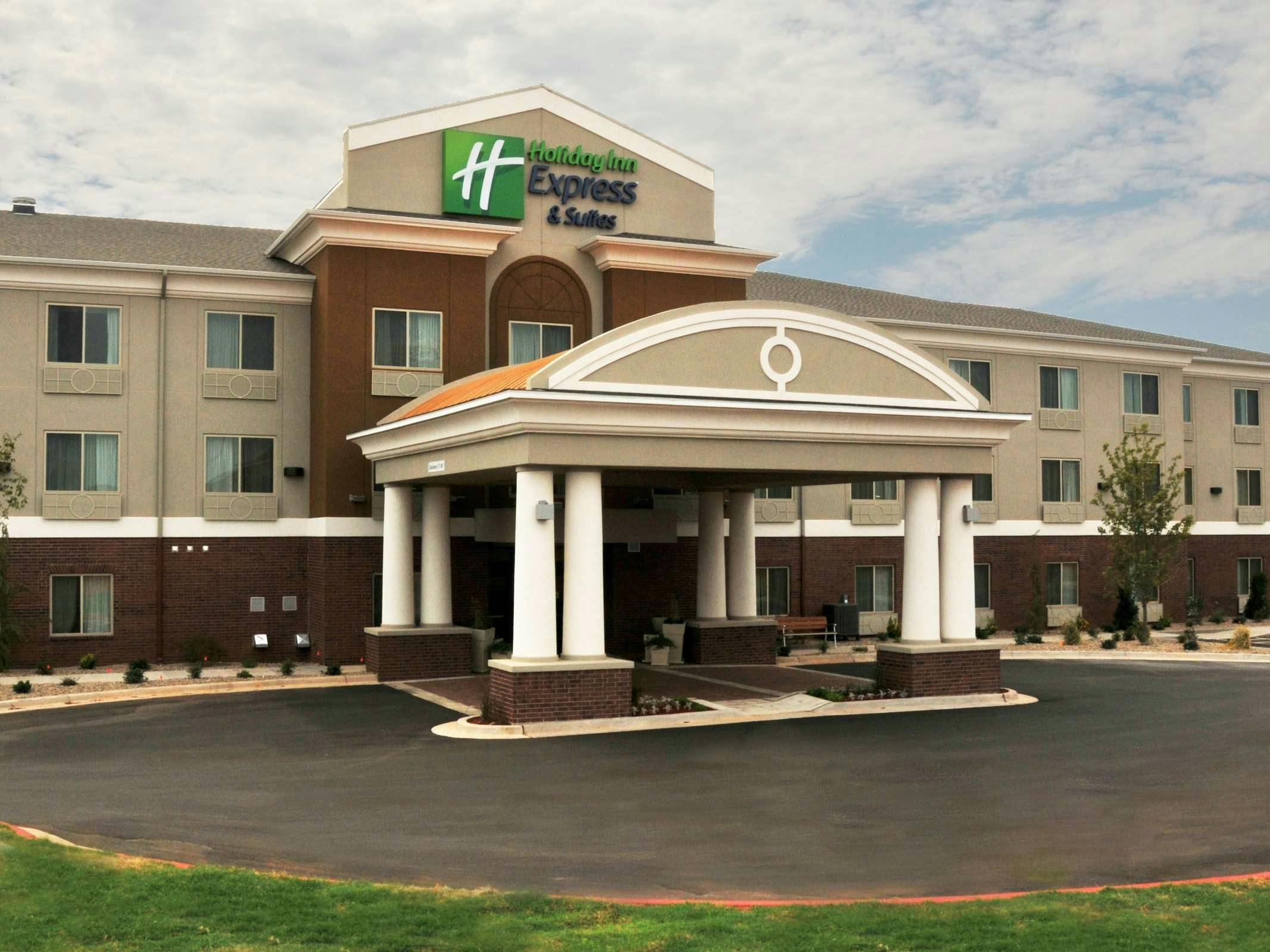 Holiday Inn Express Hotel & Suites Clinton