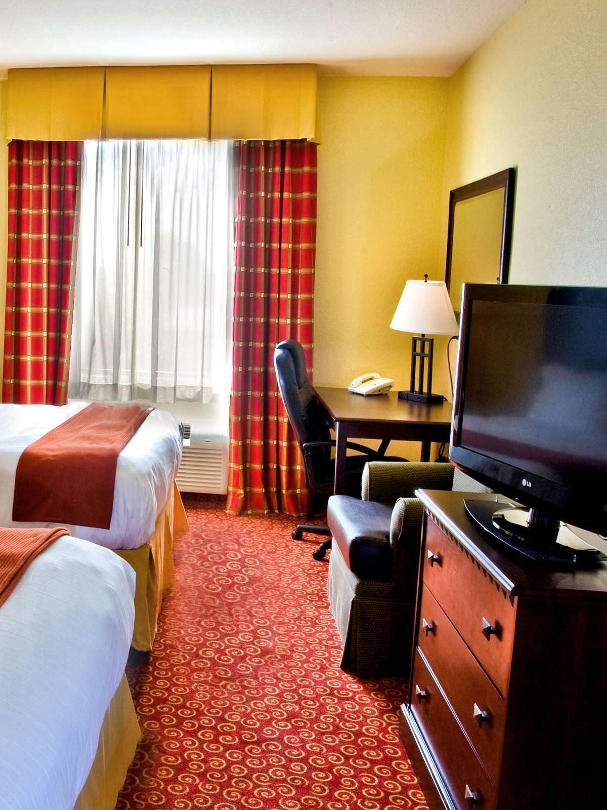 Hotel Holiday Inn Express Hotel & Suites Clewiston photo 2