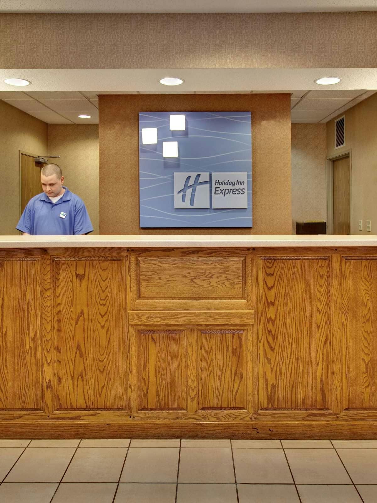 Hotel Holiday Inn Express Hotel & Suites Clinton photo 4