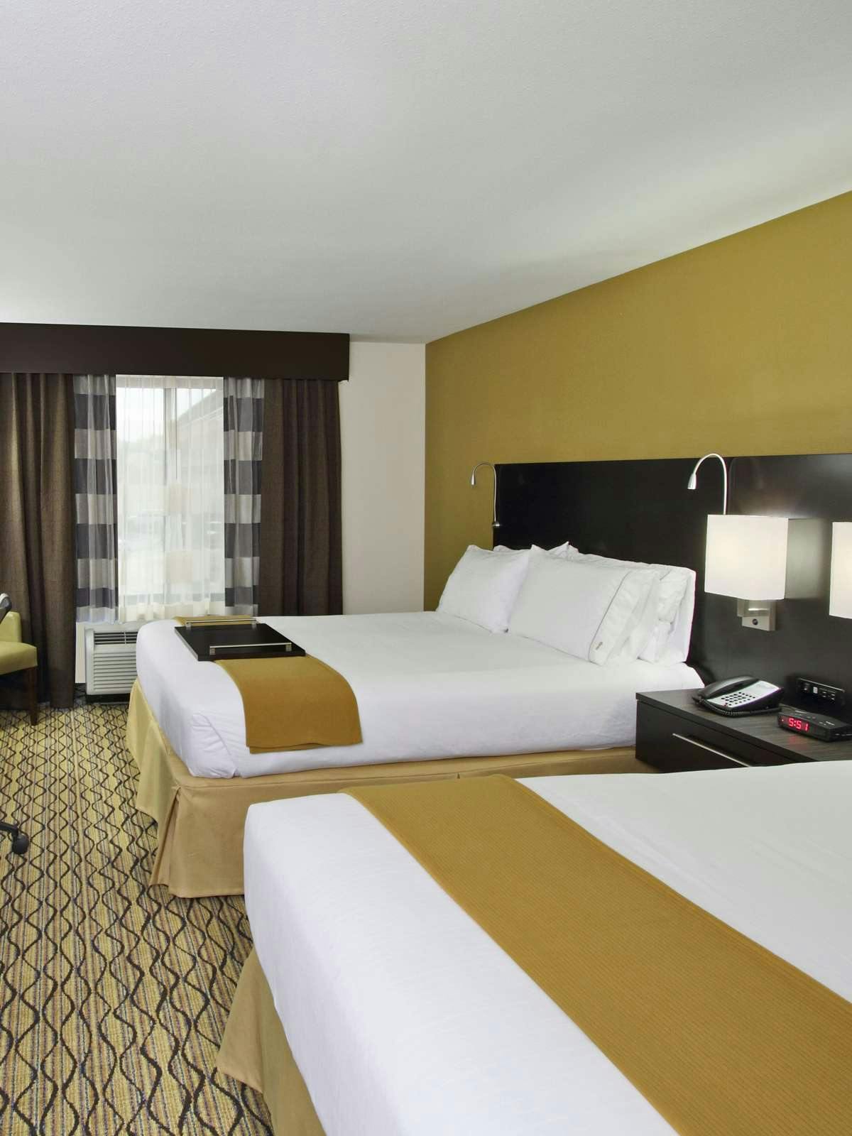 Hotel Holiday Inn Express Hotel & Suites Colorado Springs First & Main photo 1