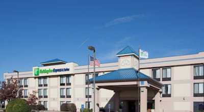 Holiday Inn Express Hotel & Suites Colby