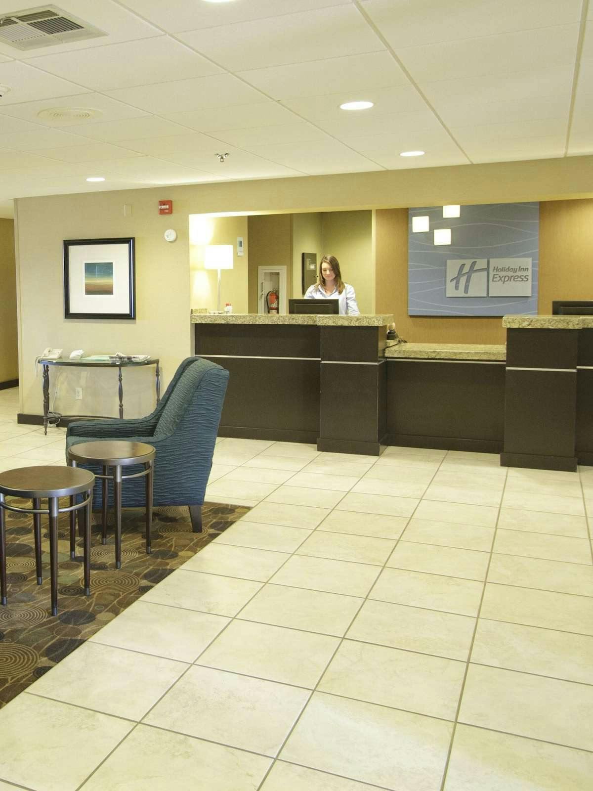 Hotel Holiday Inn Express Hotel & Suites Colby photo 5