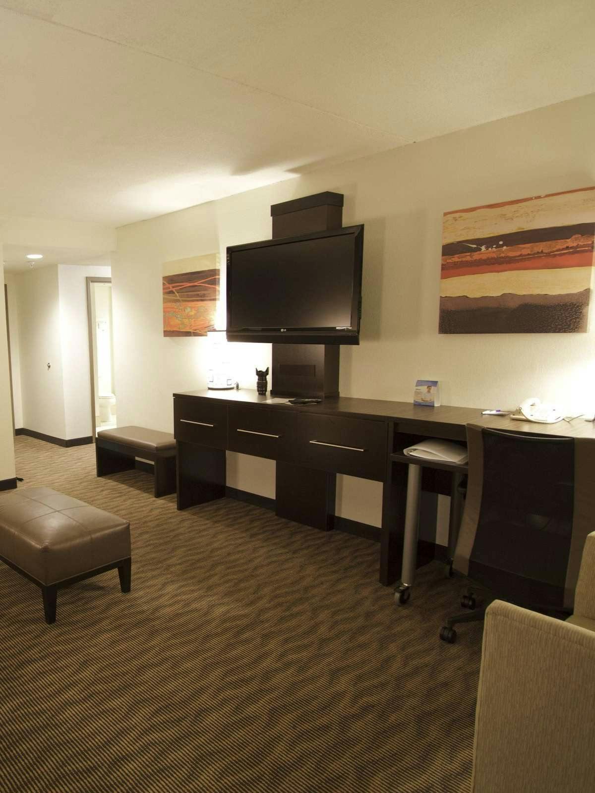 Hotel Holiday Inn Express Hotel & Suites Colby photo 3