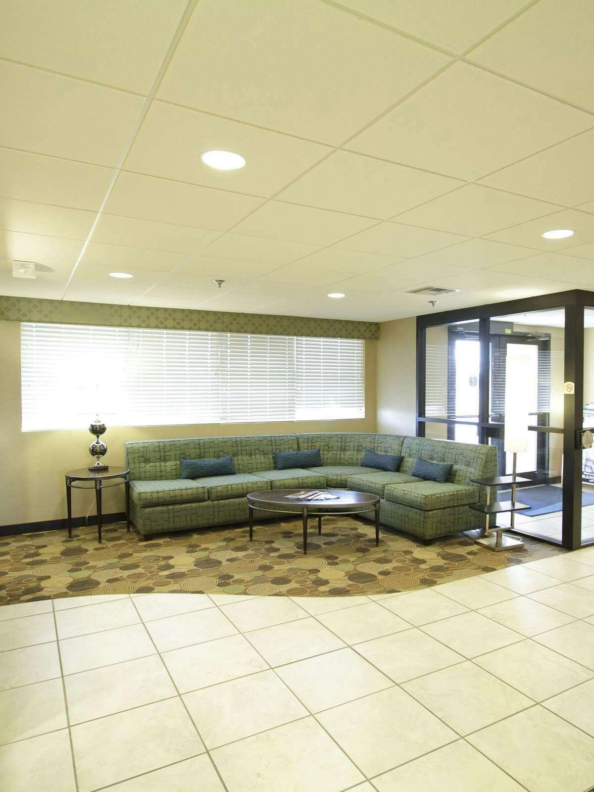 Hotel Holiday Inn Express Hotel & Suites Colby photo 4