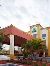 Hotel Holiday Inn Express Hotel & Suites Cocoa Beach photo 3