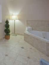 Hotel Holiday Inn Express Hotel & Suites College Station photo 2