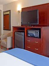 Hotel Holiday Inn Express Hotel & Suites College Station photo 3