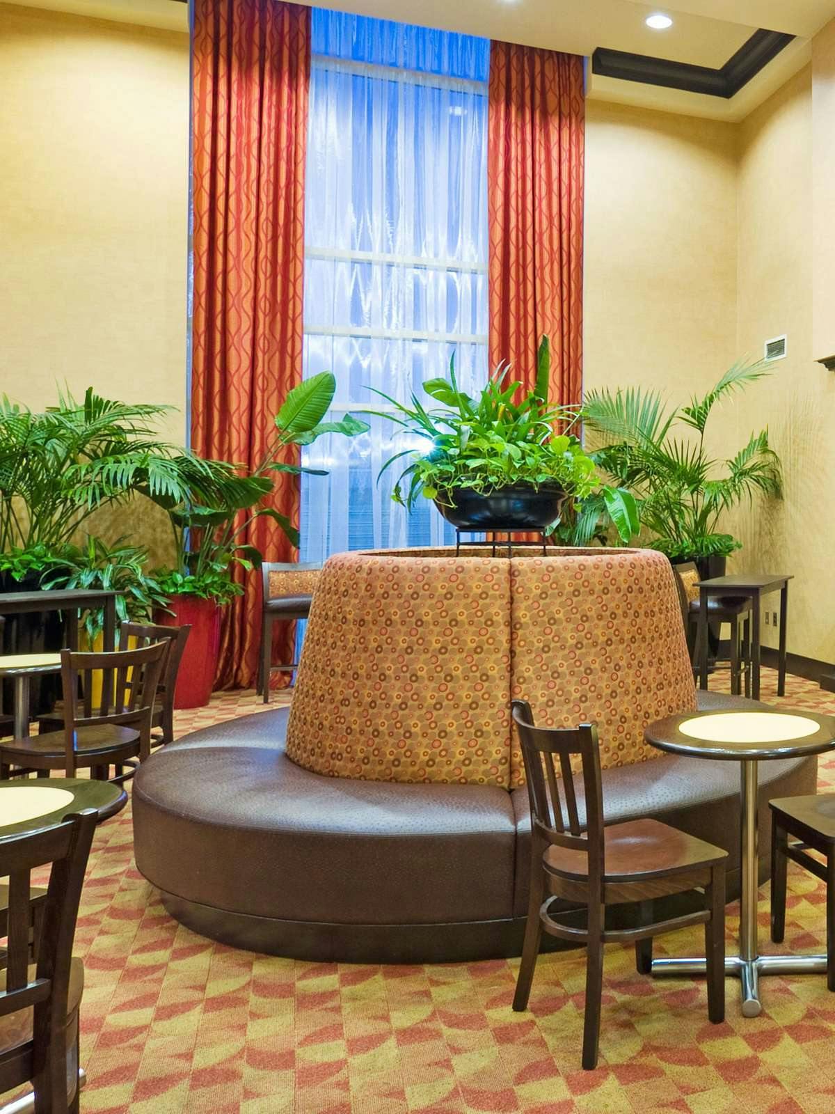 Hotel Holiday Inn Express Hotel & Suites Columbia Fort Jackson photo 5