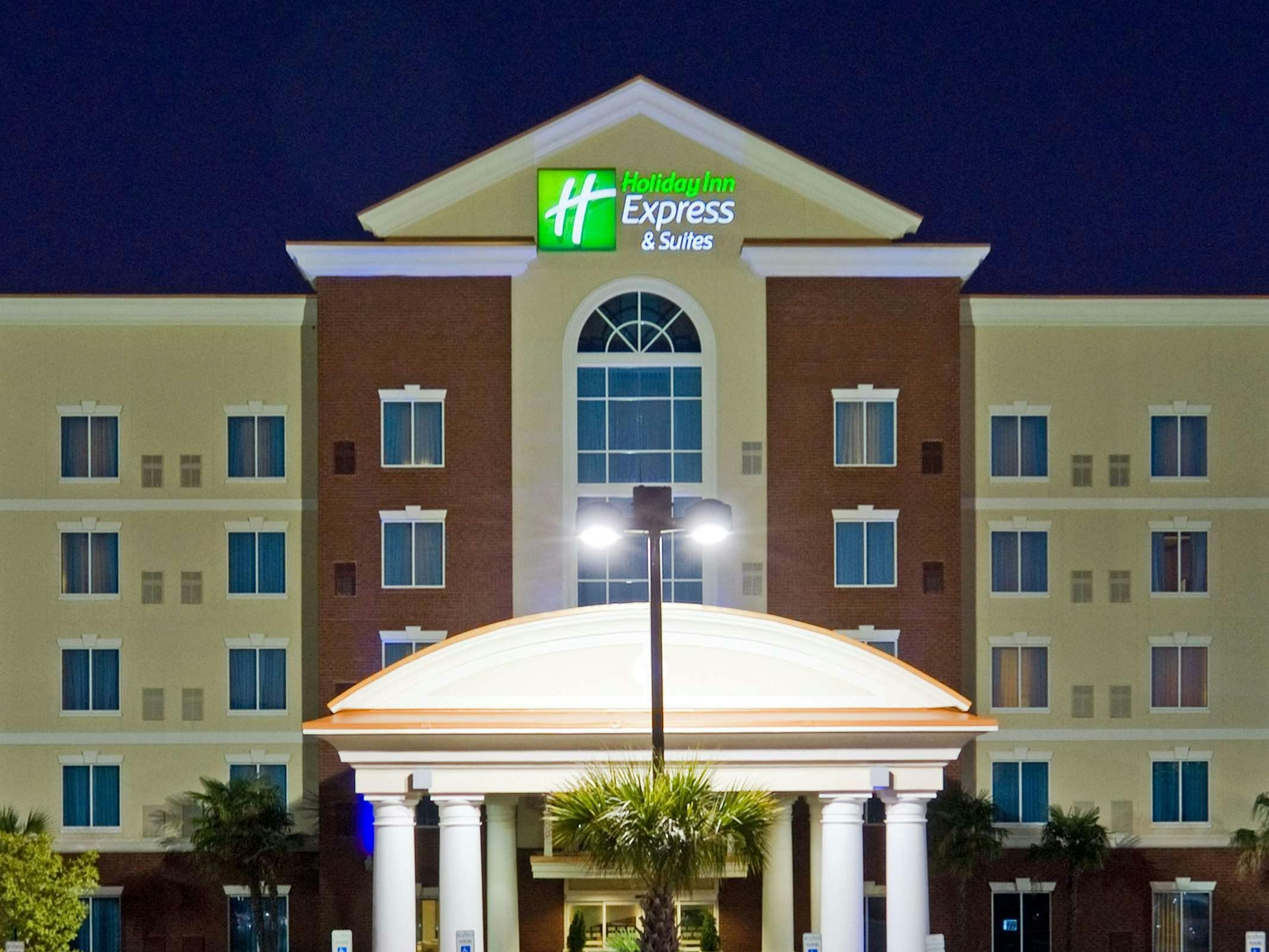 Holiday Inn Express Hotel & Suites Columbia Fort Jackson
