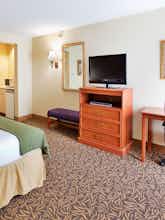 Hotel Holiday Inn Express Hotel & Suites Columbus photo 2