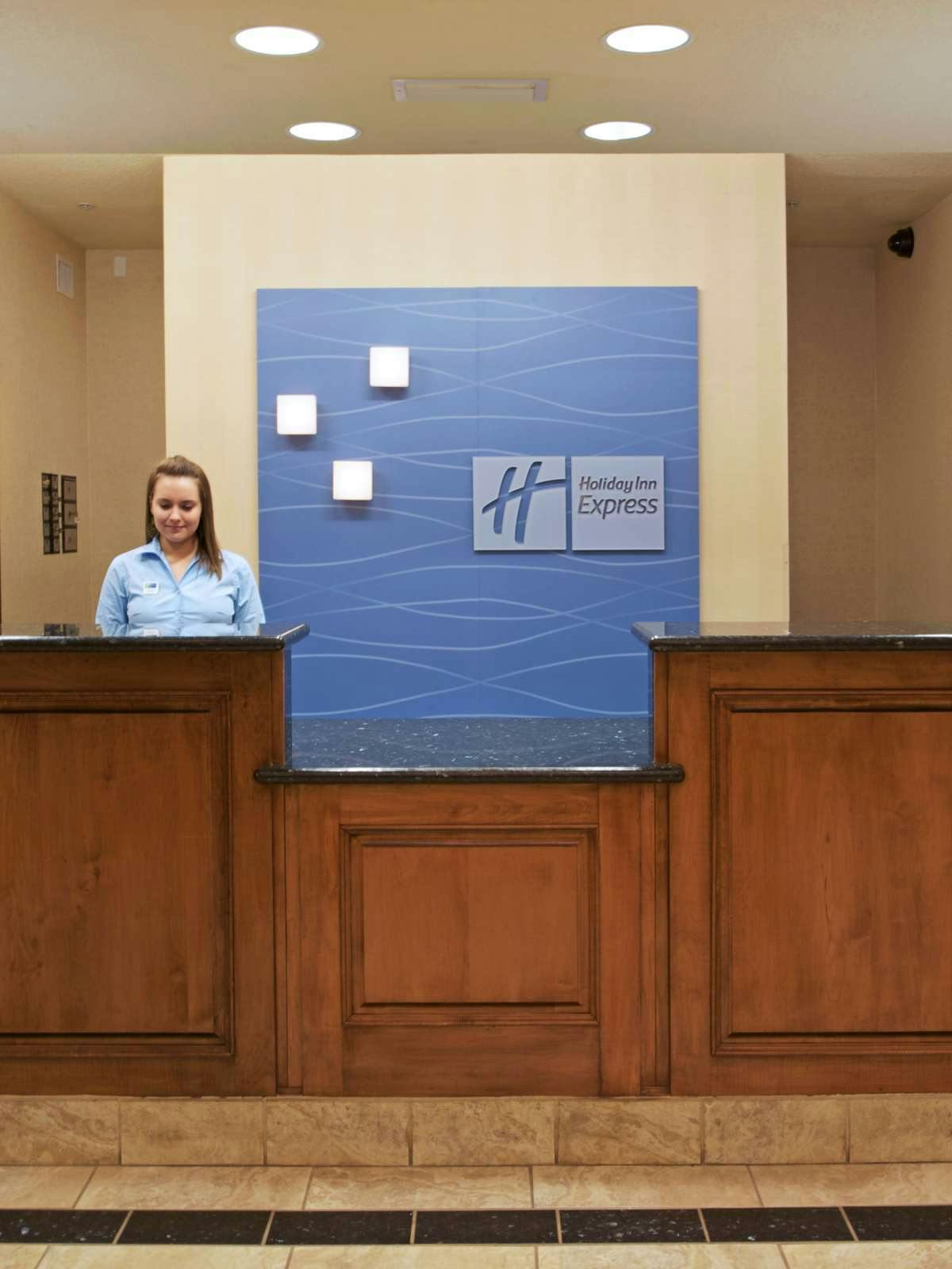 Hotel Holiday Inn Express Hotel & Suites Conroe I 45 North photo 3