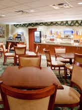 Hotel Holiday Inn Express Hotel & Suites Columbus Airport photo 5