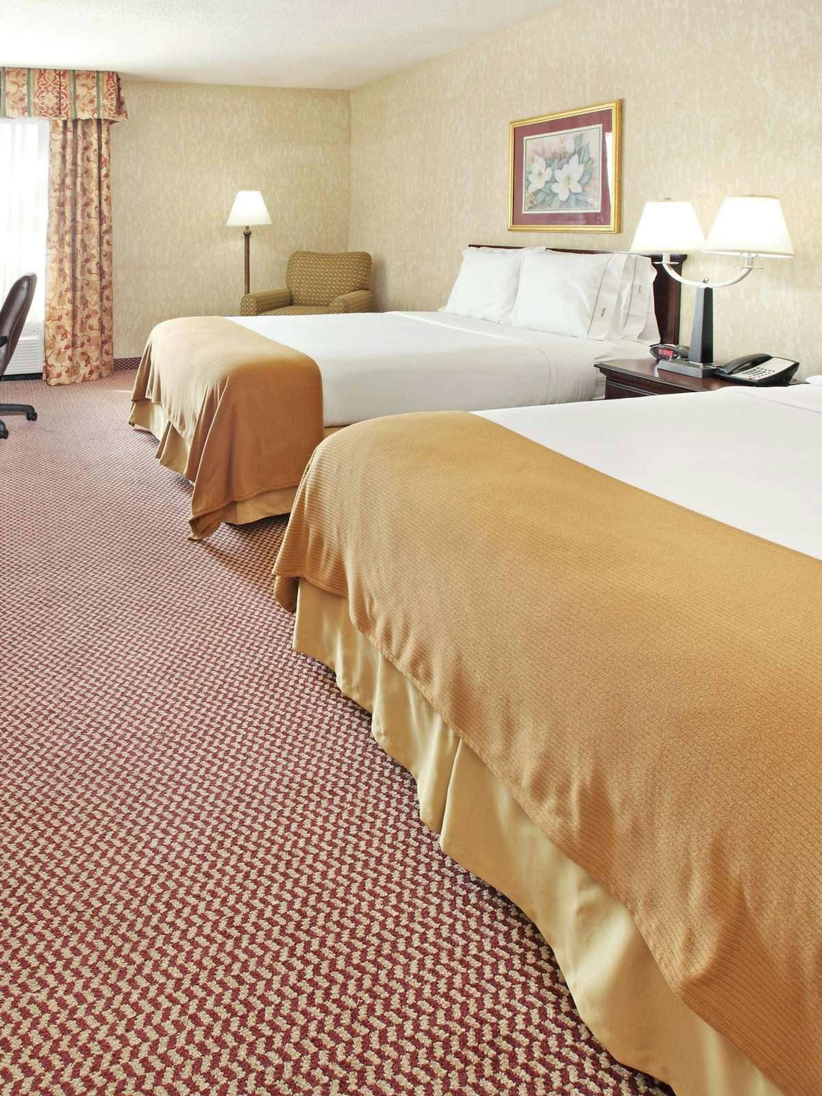 Hotel Holiday Inn Express Hotel & Suites Corinth photo 1