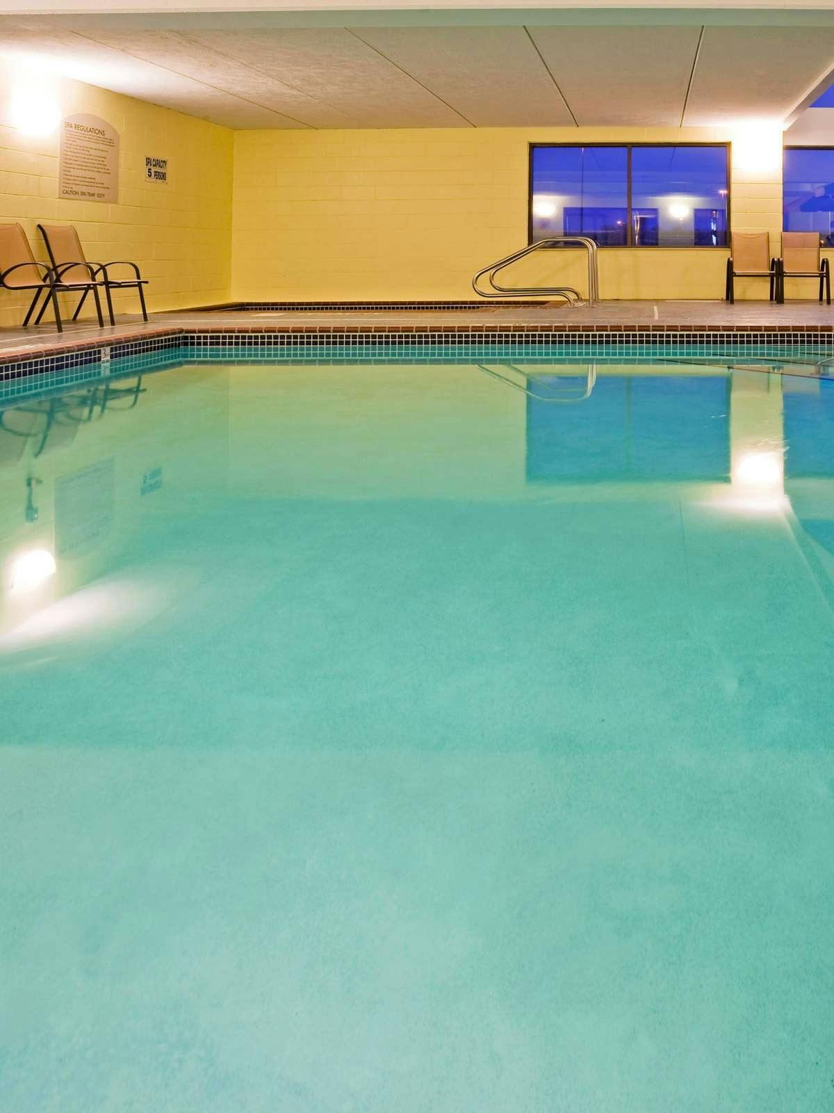 Hotel Holiday Inn Express Hotel & Suites Coon Rapids photo 4