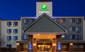 Holiday Inn Express Hotel & Suites Coon Rapids