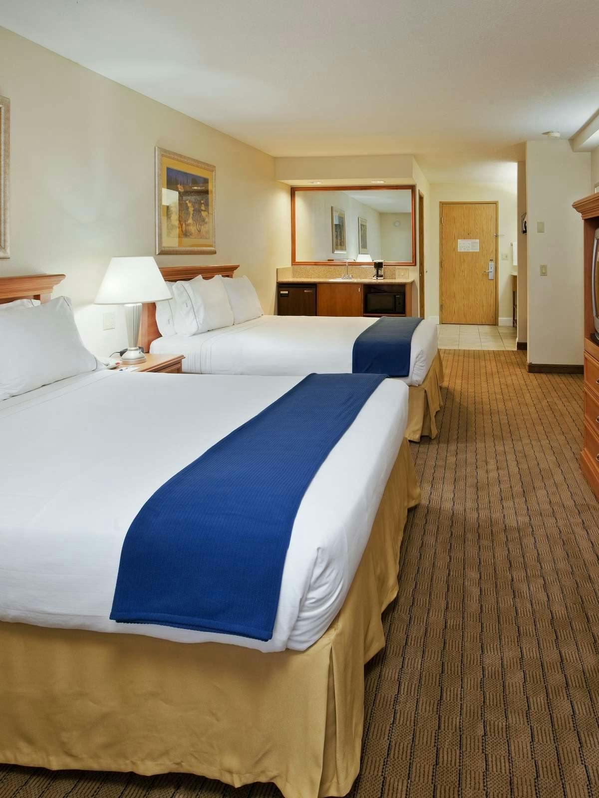 Hotel Holiday Inn Express Hotel & Suites Corning photo 1