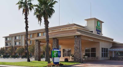 Holiday Inn Express Hotel & Suites Corning