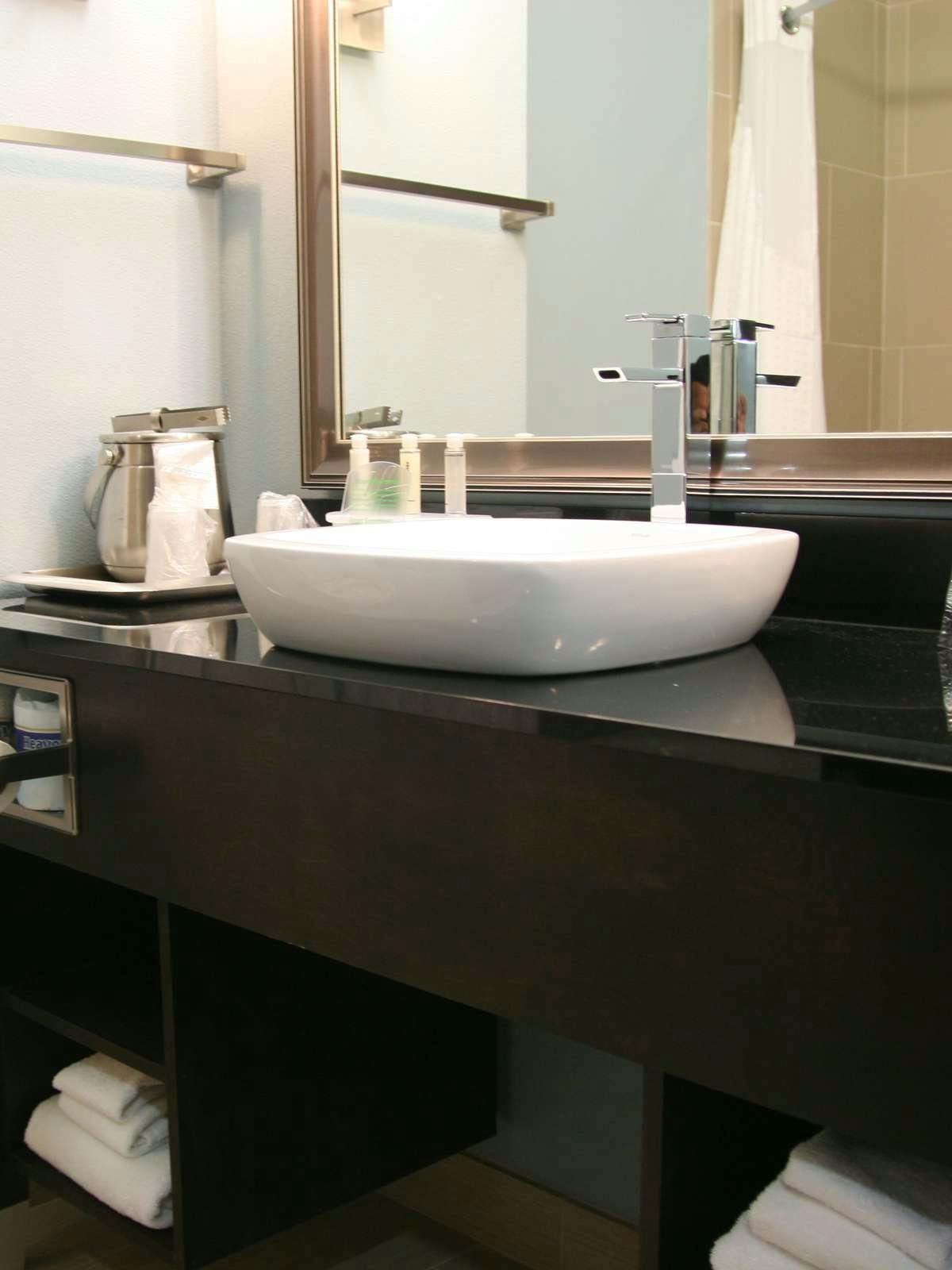 Hotel Holiday Inn Express Hotel & Suites Corpus Christi North photo 3