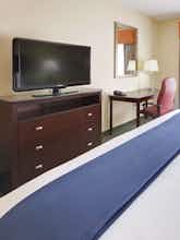 Hotel Holiday Inn Express Hotel & Suites Covington photo 2