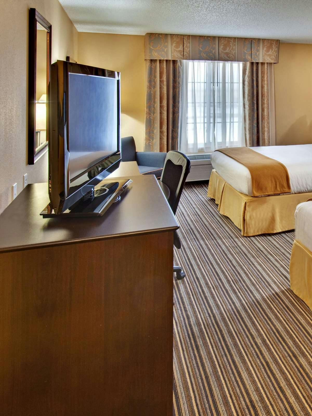 Hotel Holiday Inn Express Hotel & Suites Council Bluffs Convention Center photo 2