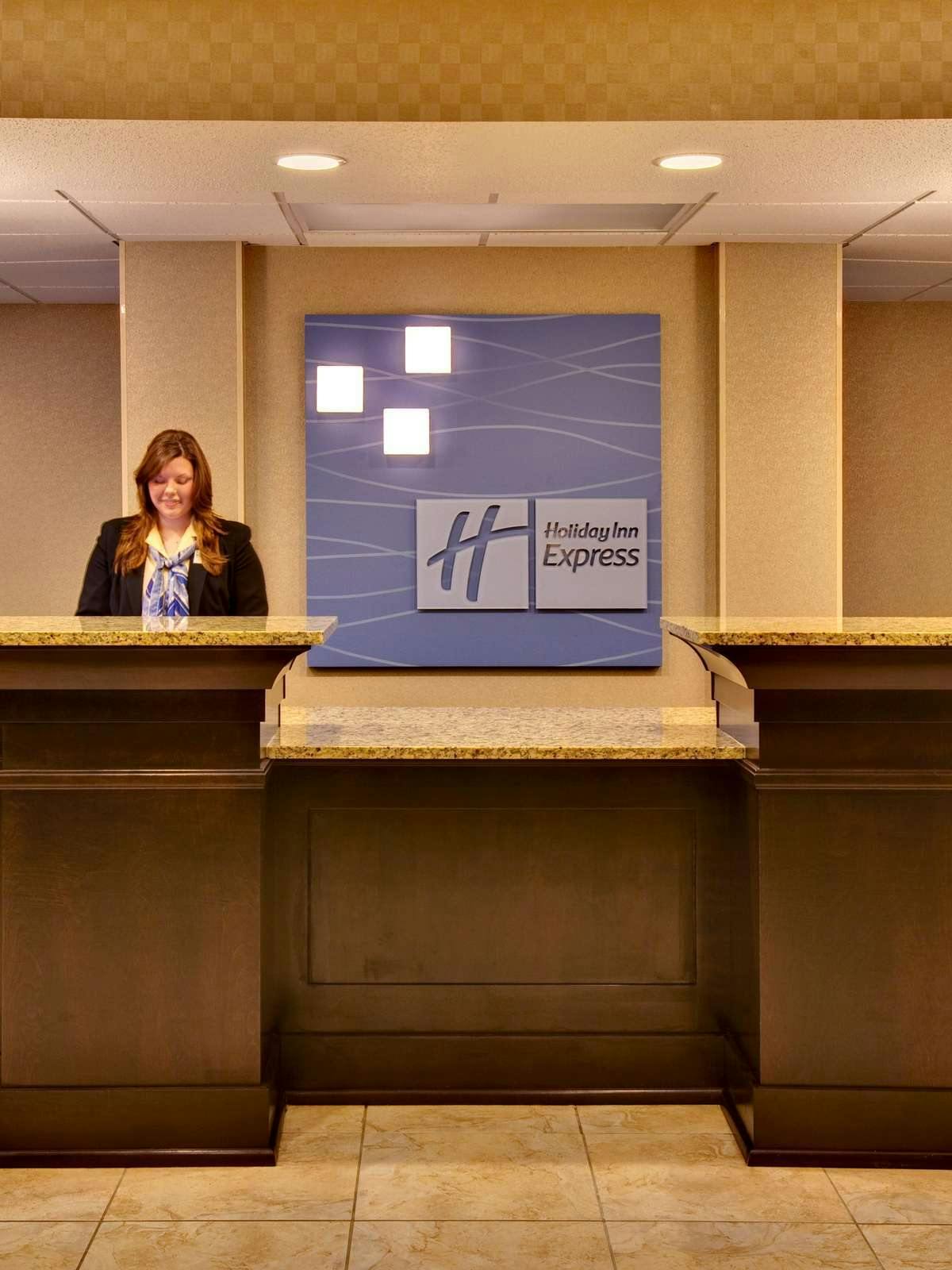 Hotel Holiday Inn Express Hotel & Suites Council Bluffs Convention Center photo 5