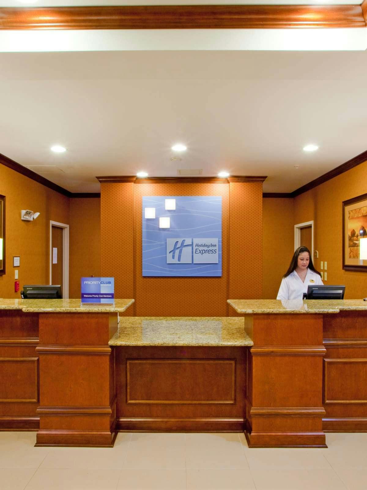 Hotel Holiday Inn Express Hotel & Suites Culpeper photo 4