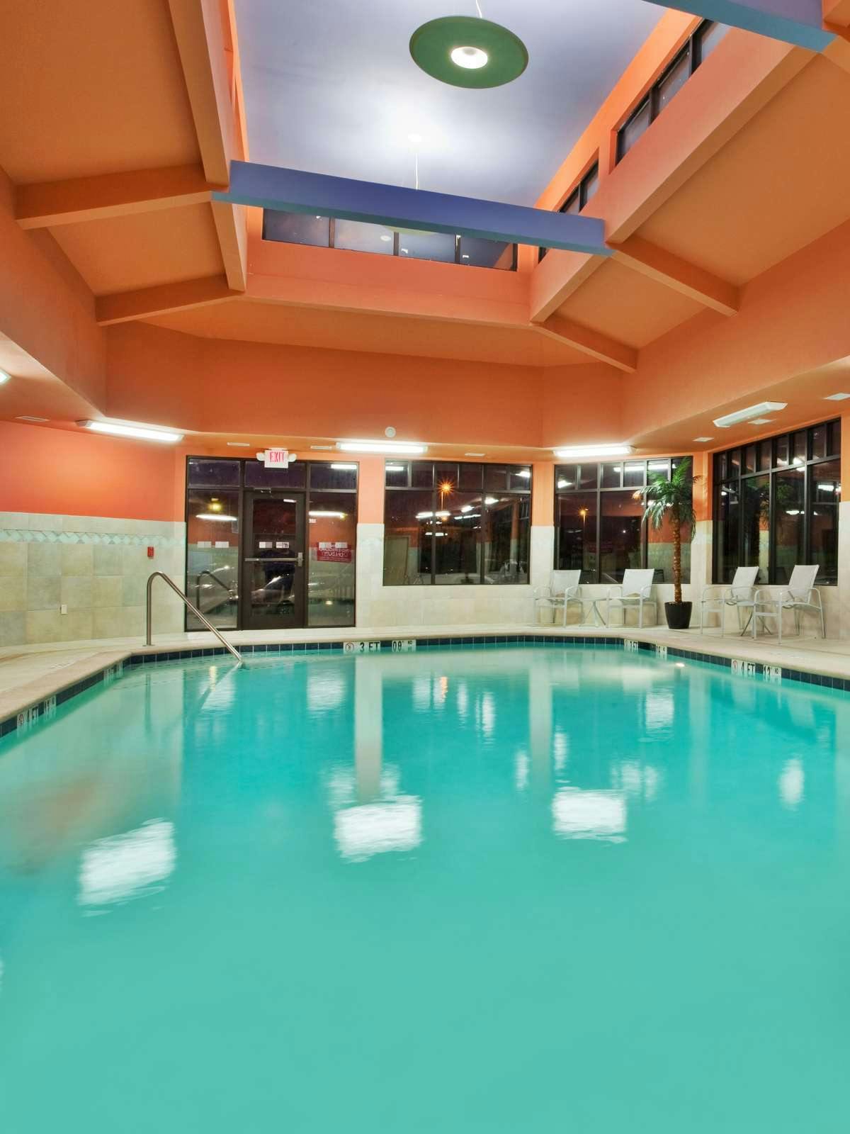 Hotel Holiday Inn Express Hotel & Suites Cumming photo 4