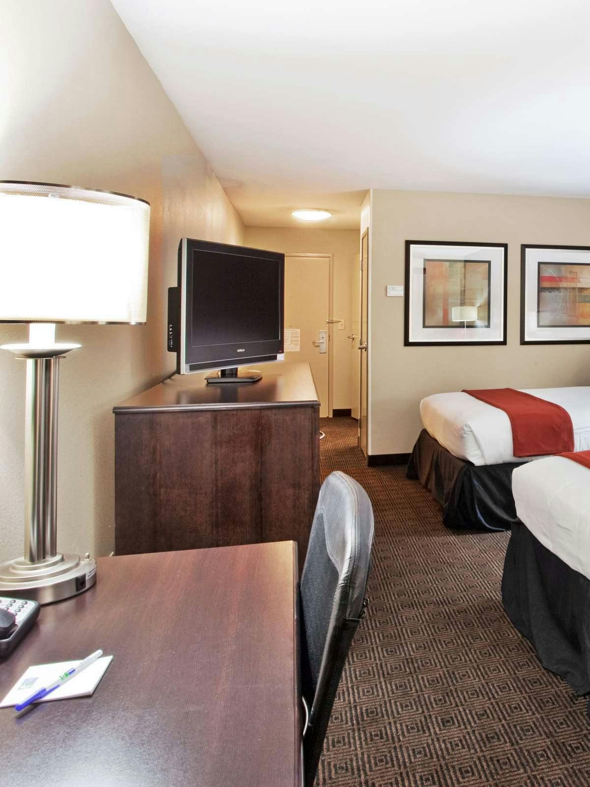 Hotel Holiday Inn Express Hotel & Suites Cumming photo 2