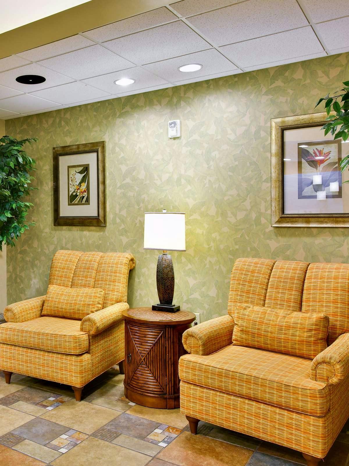 Hotel Holiday Inn Express Hotel & Suites Daphne photo 2