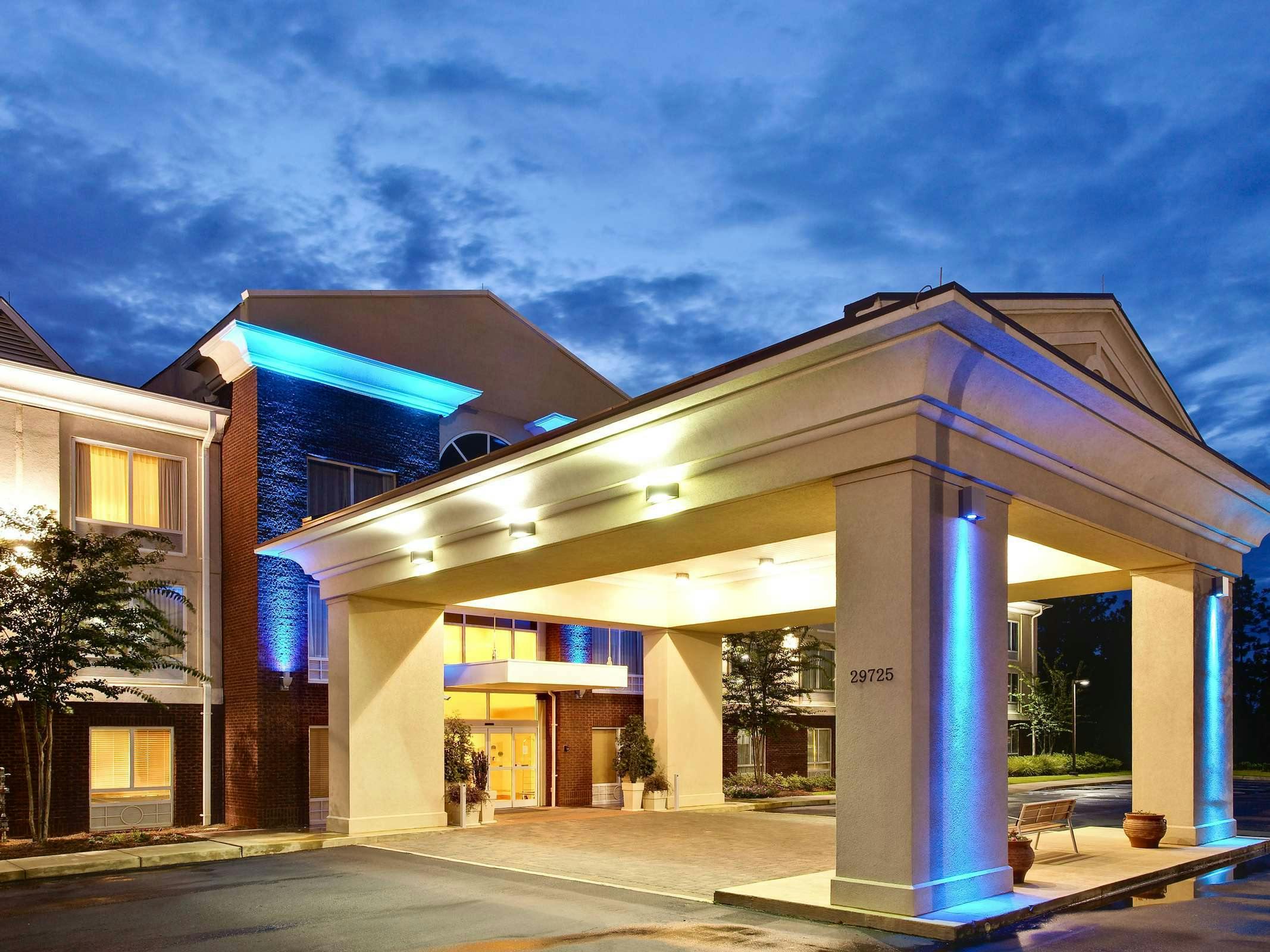 Holiday Inn Express Hotel & Suites Daphne