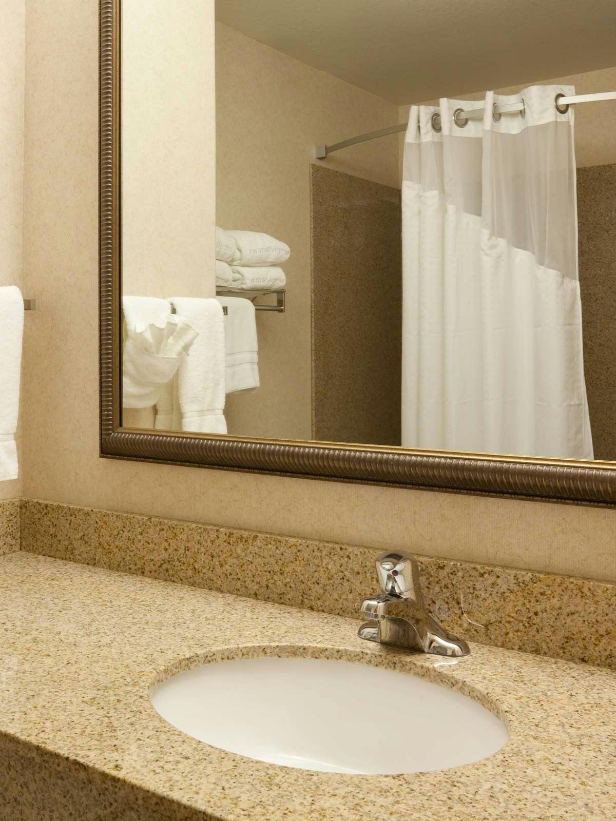 Hotel Holiday Inn Express Hotel & Suites Custer photo 3