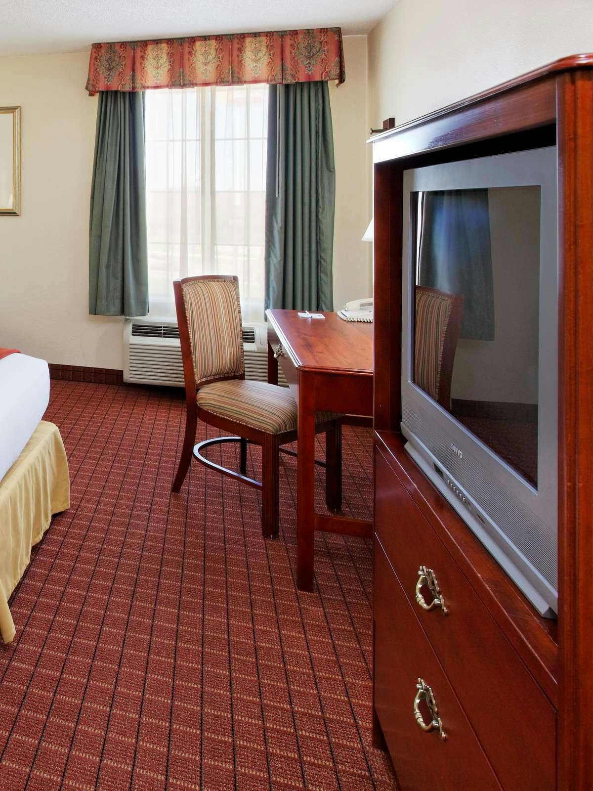 Hotel Holiday Inn Express Hotel & Suites Crossville photo 2