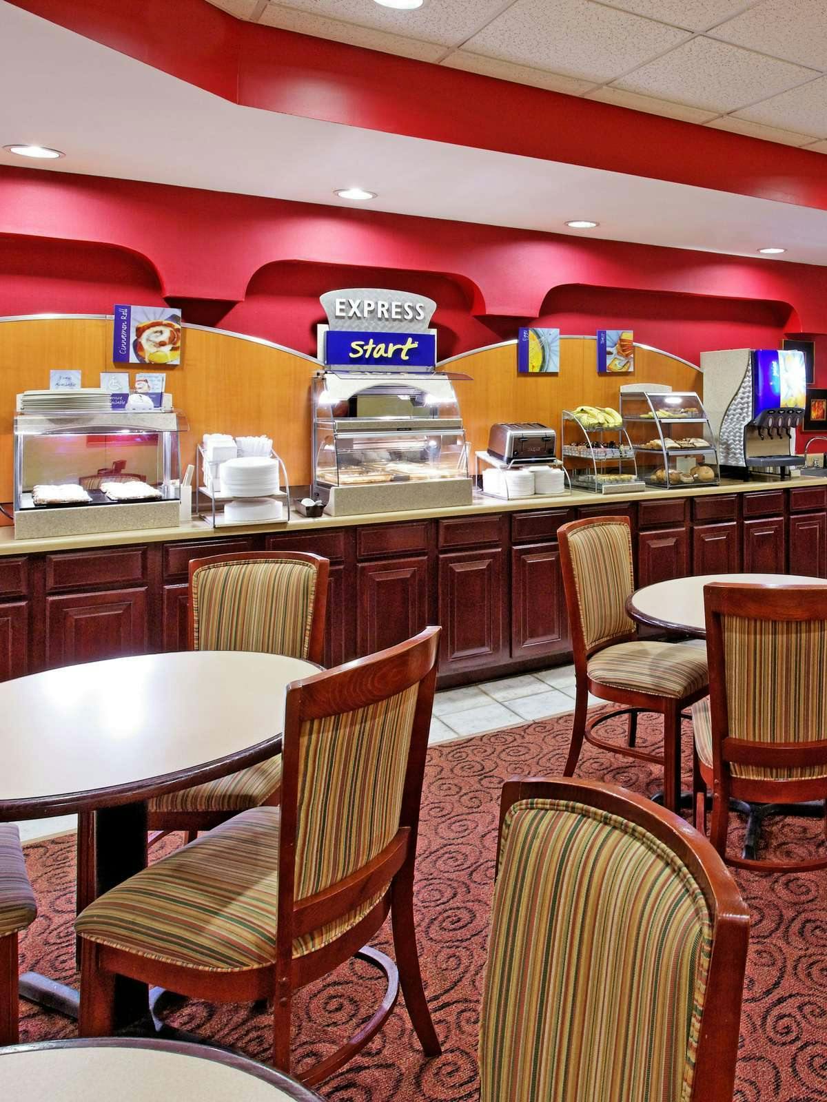 Hotel Holiday Inn Express Hotel & Suites Crossville photo 5