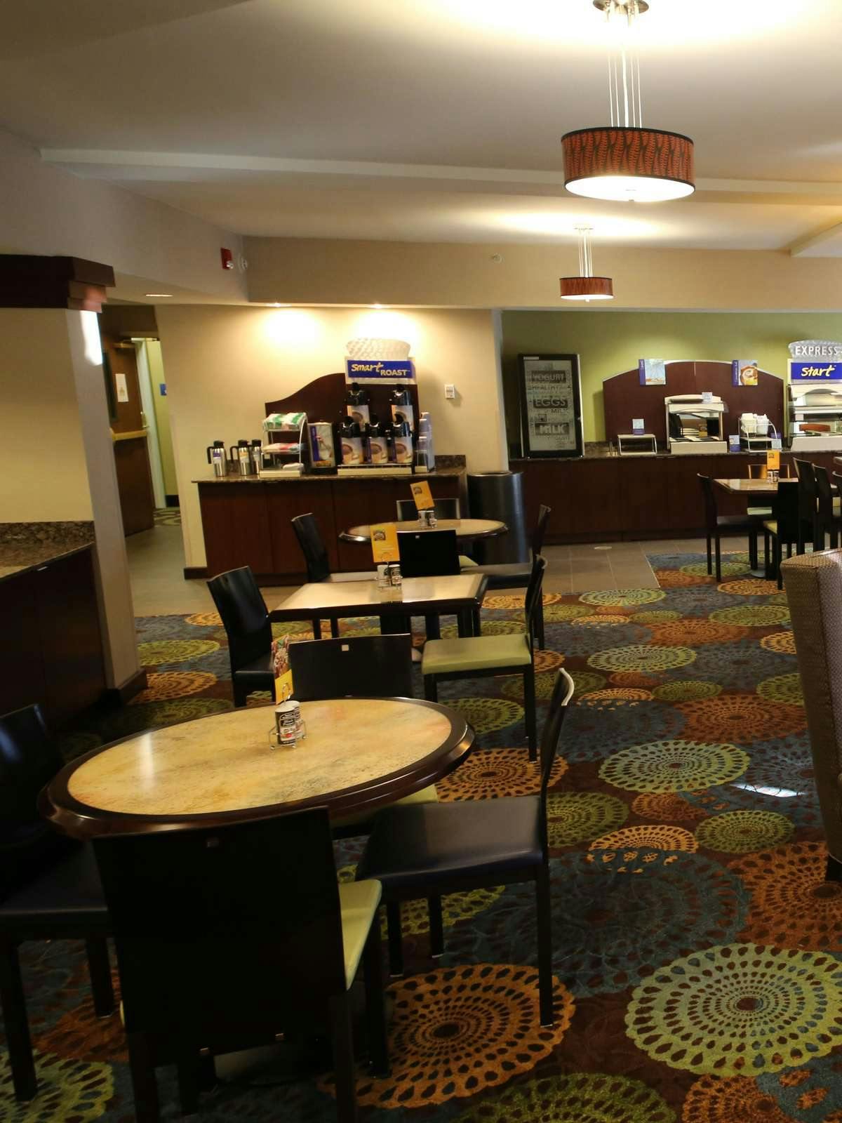 Hotel Holiday Inn Express Hotel & Suites Danbury photo 5