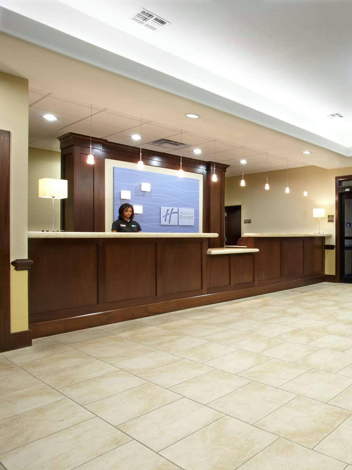Hotel Holiday Inn Express Hotel & Suites Deer Park photo 3