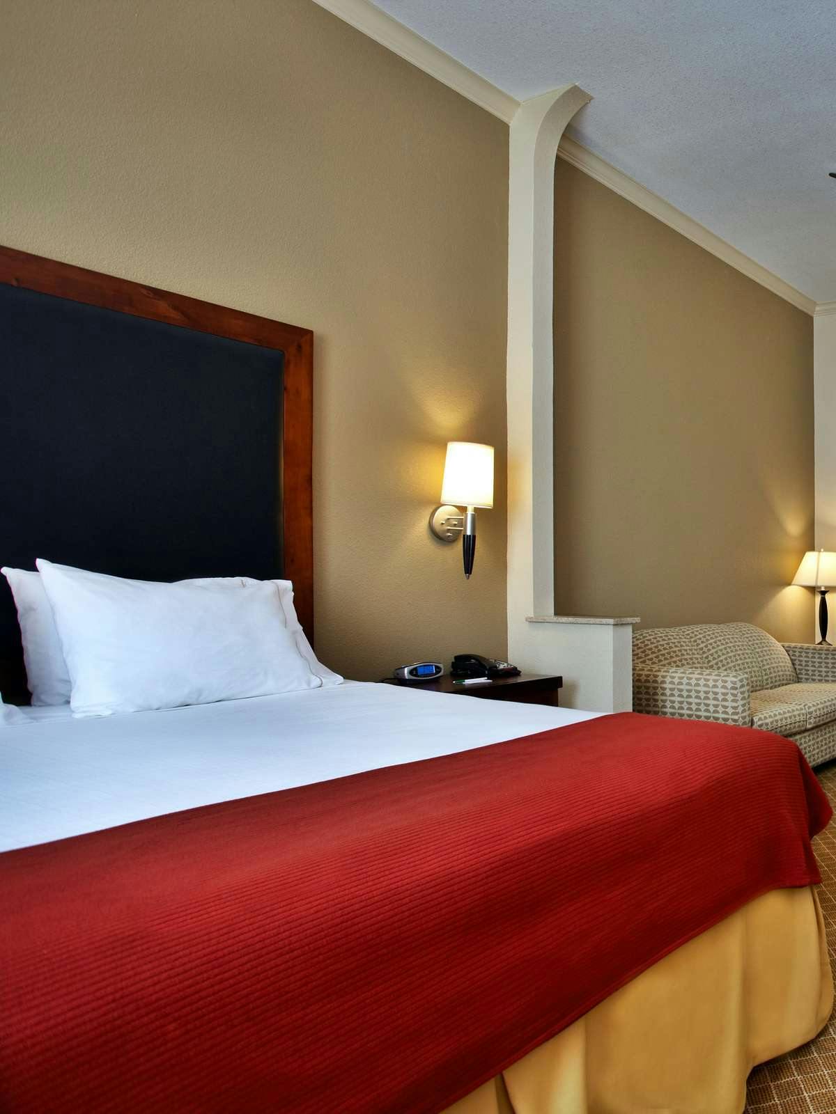 Hotel Holiday Inn Express Hotel & Suites Deer Park photo 1